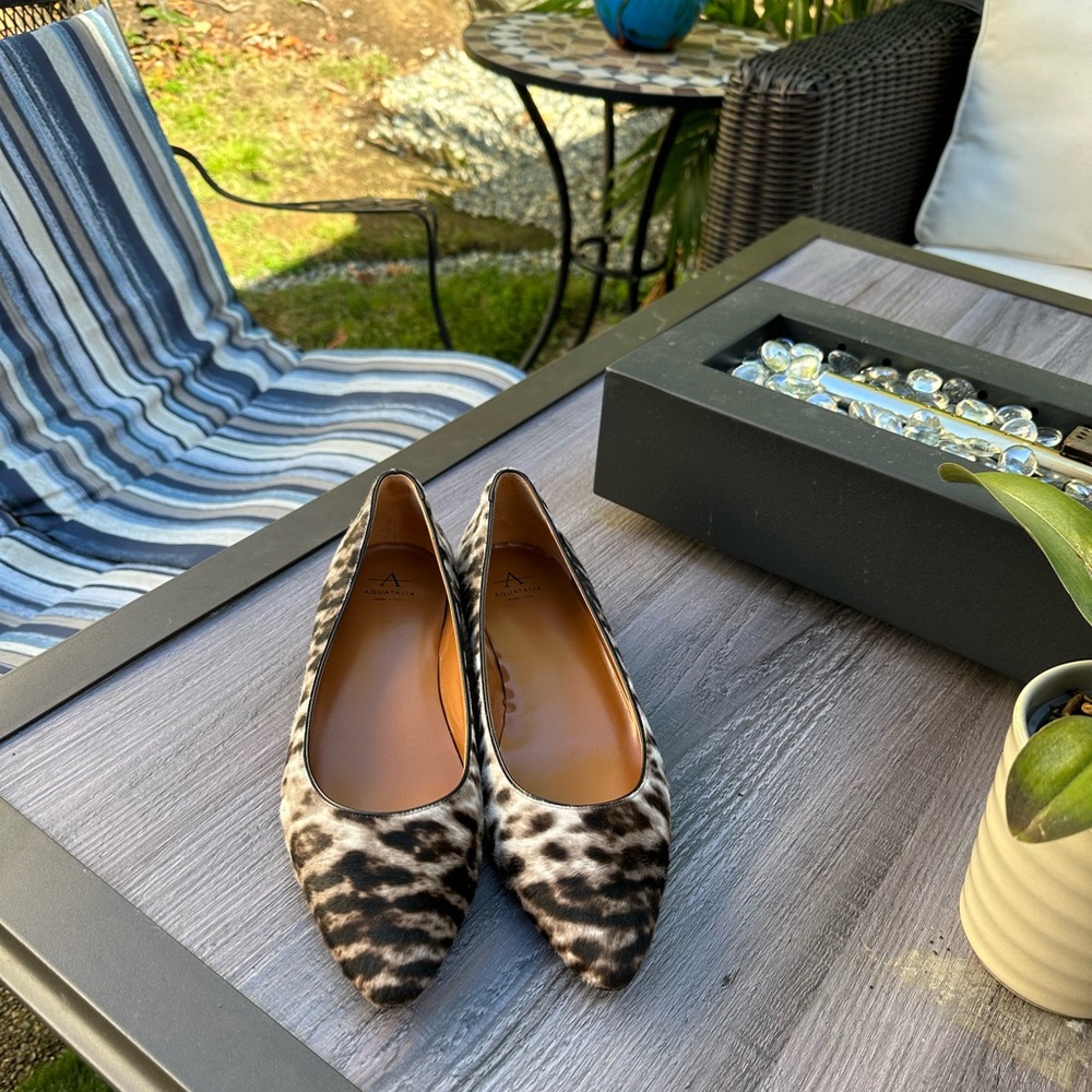 NWT Aquatalia Snow Leopard Haircalf Perla Flats
